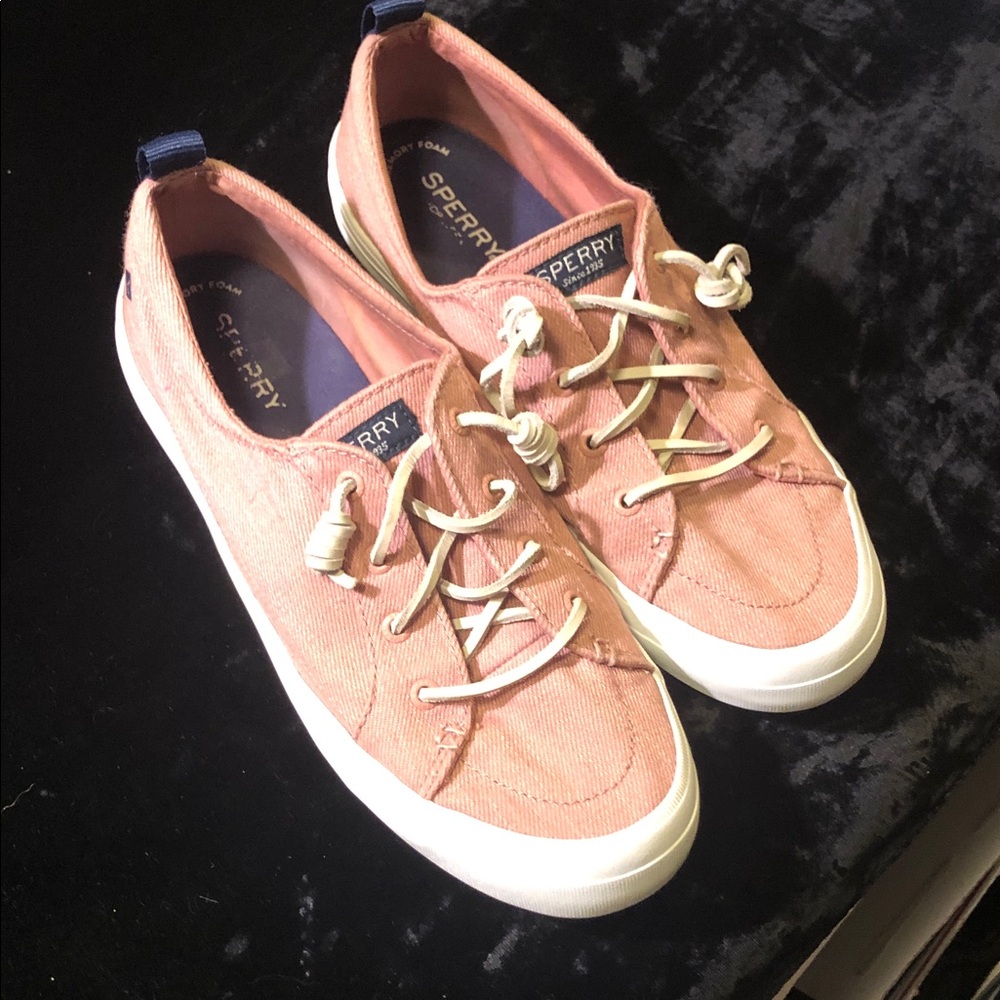 Sperry women’s Crest Vibe sneakers Pink Canvas 9.5